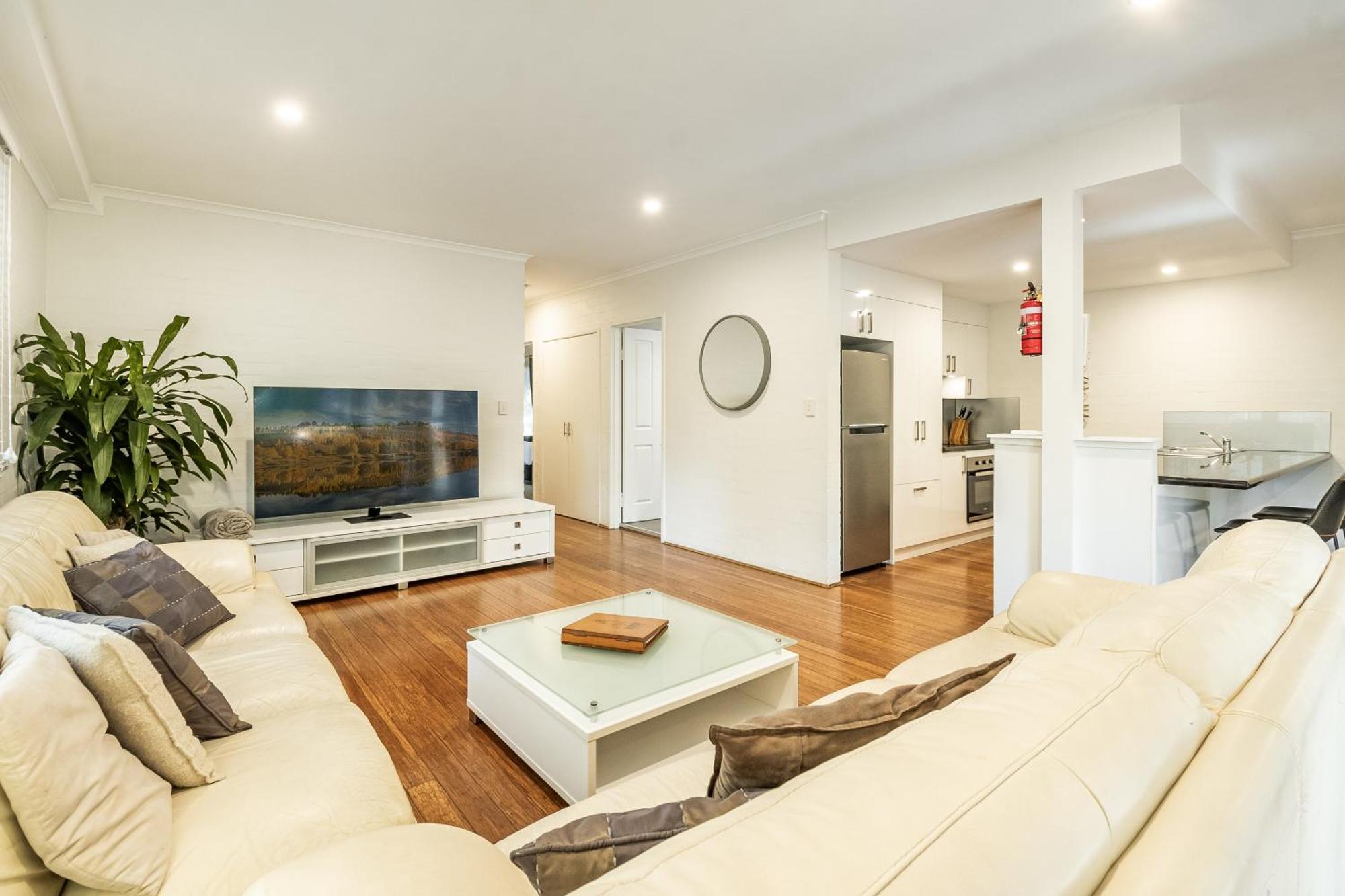 ביירון ביי Mariner Bay Apartments מראה חיצוני תמונה